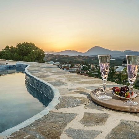 Villa Simantiri Pombia المظهر الخارجي الصورة