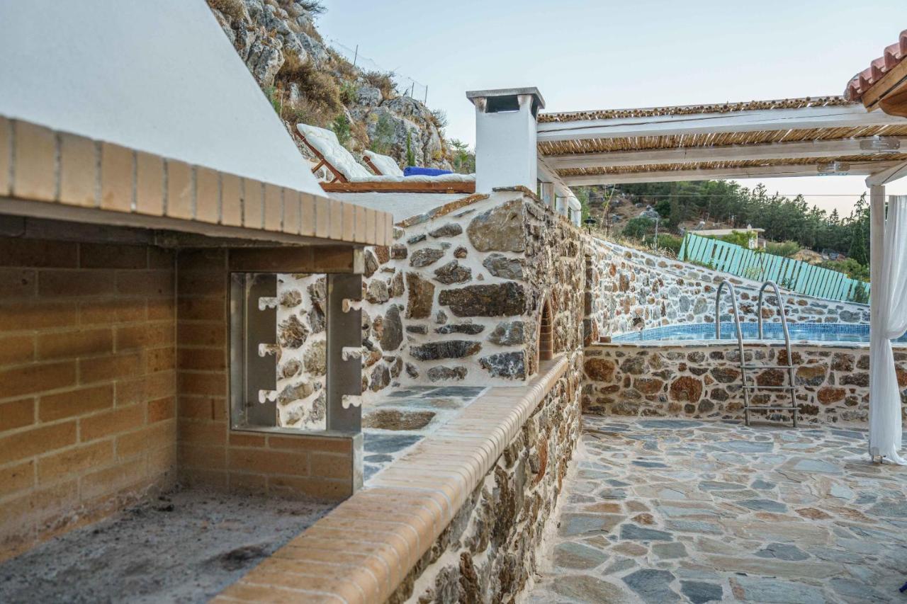 Villa Simantiri Pombia المظهر الخارجي الصورة