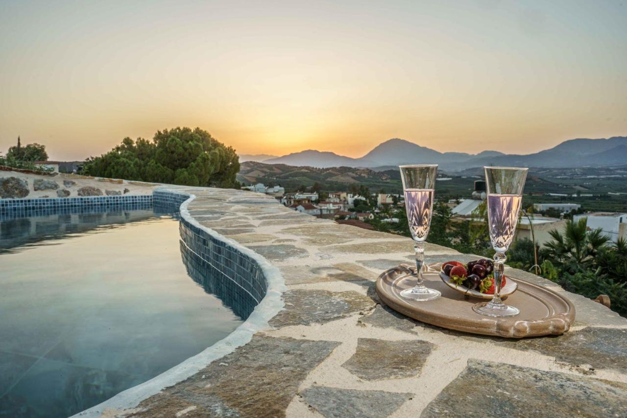 Villa Simantiri Pombia المظهر الخارجي الصورة