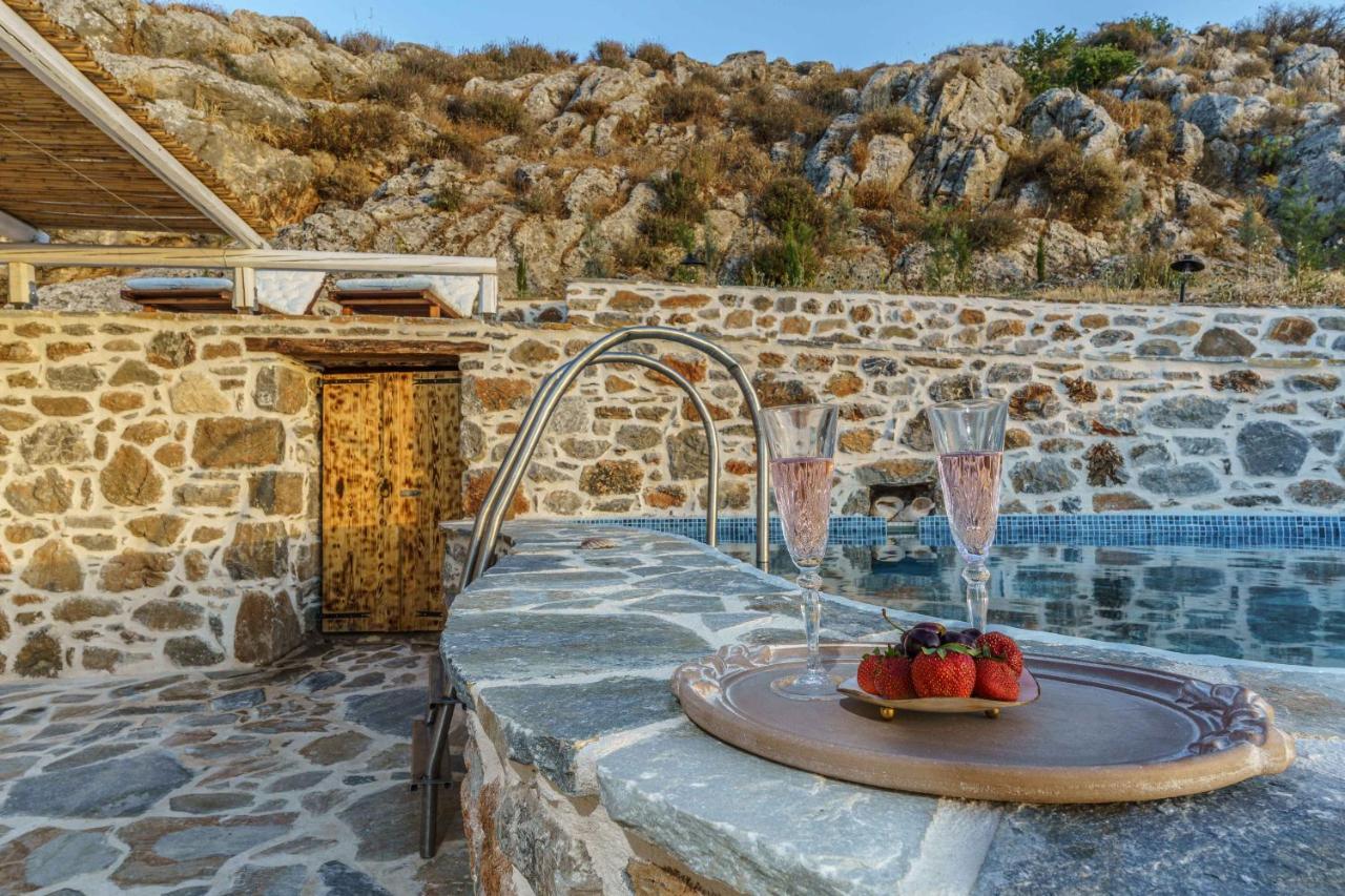 Villa Simantiri Pombia المظهر الخارجي الصورة