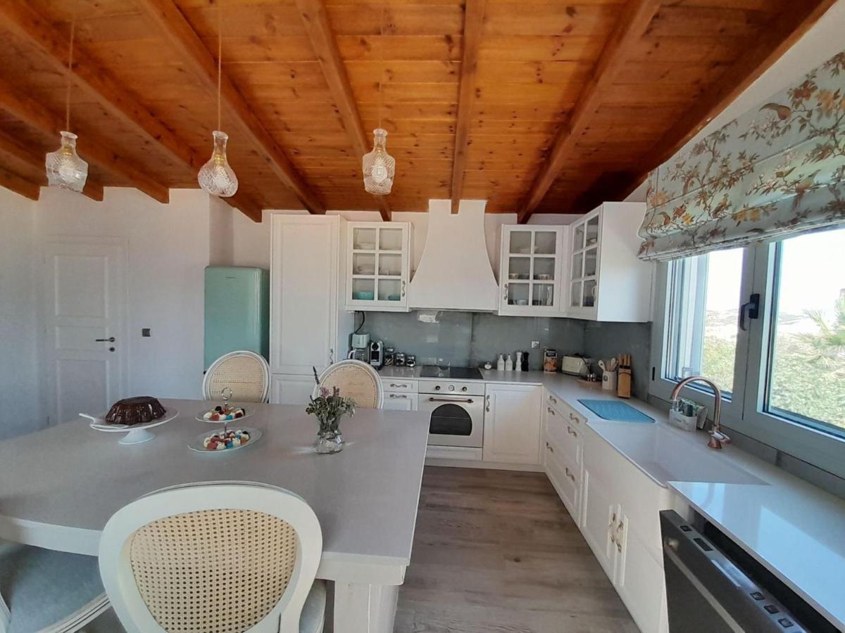 Villa Simantiri Pombia المظهر الخارجي الصورة